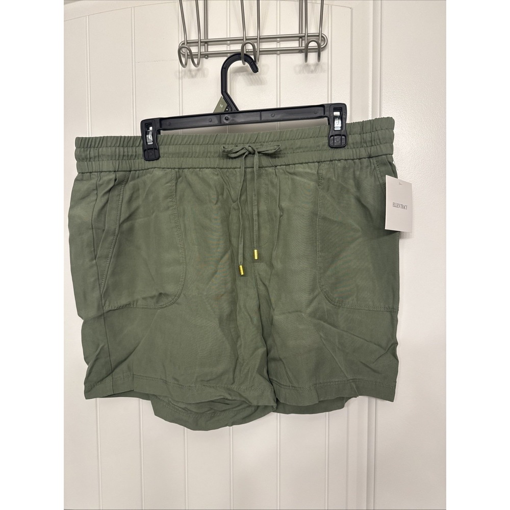 Woman's Ellen Tracy Dill Colored Shorts Size Large NWT MSRP$69.50